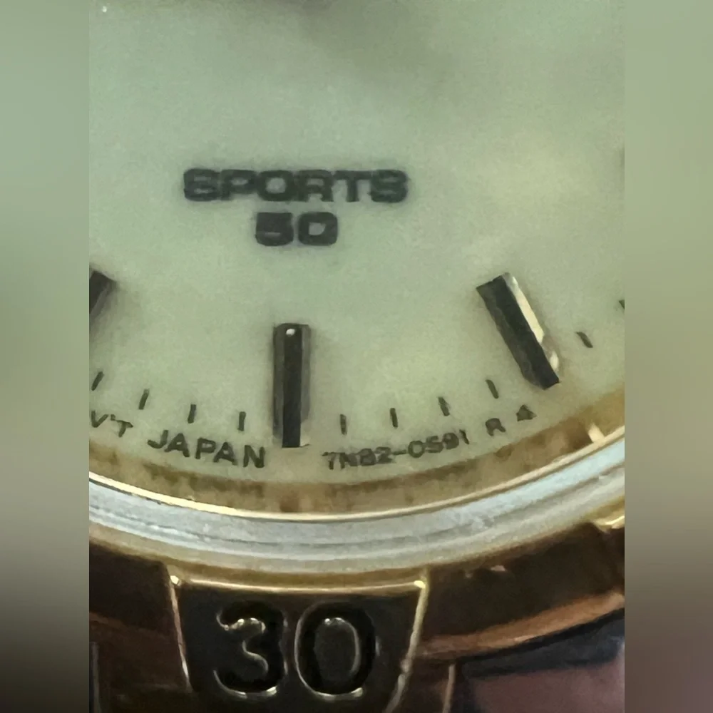 Seiko Sport 50 Ladies Watch Vintage Two-Tone Bracelet Iridescent Dial Date - Picture 9 of 16